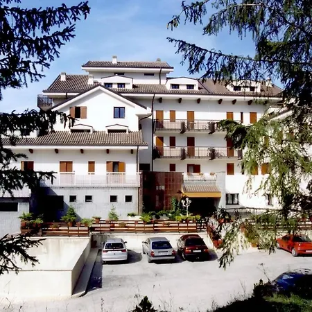 Grand Delle Rocche ホテル