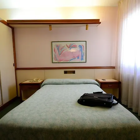 Grand Delle Rocche روكّا دي ميتْسو