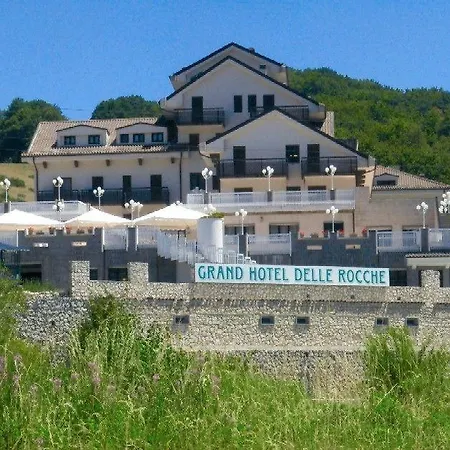 Отель Grand Delle Rocche Рокка-ди-Меццо
