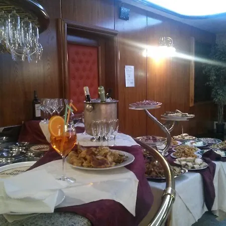 Grand Delle Rocche 4* ロッカ・ディ・メッツォ