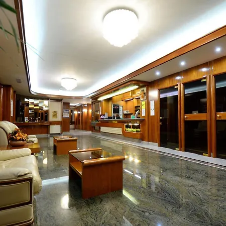 ホテル Grand Delle Rocche