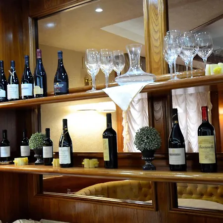ホテル Grand Delle Rocche