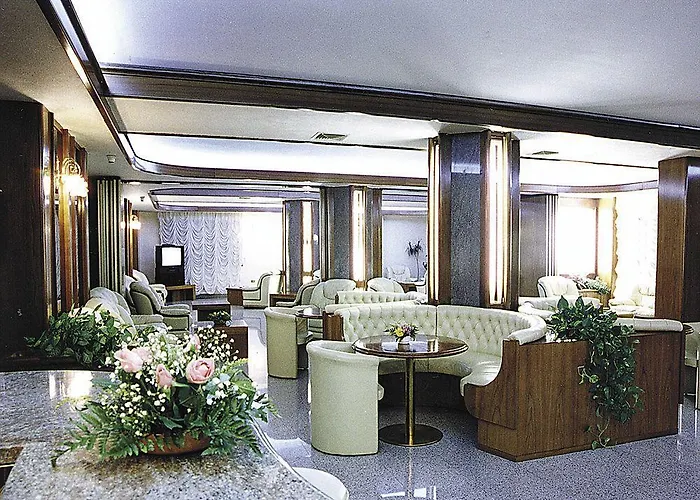 Отель Grand Delle Rocche 4*